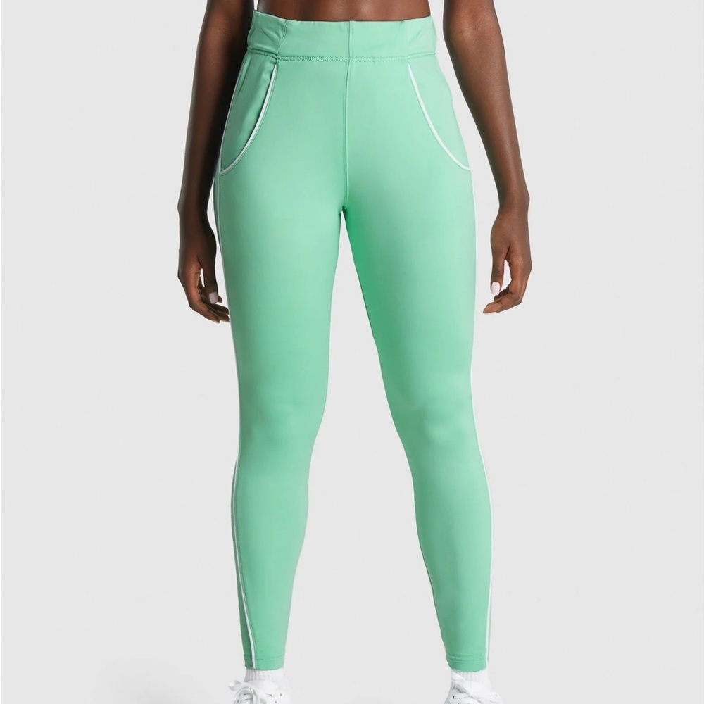 GYMSHARK RECESS JOGGERS WITH POCKETS SIZE MEDIUM